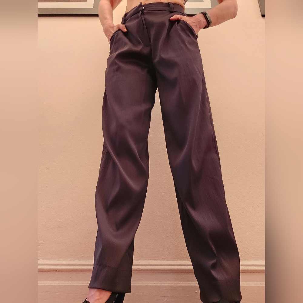 Newport News Soft, Silky Gray Gabardine Wide Leg Pants Size 6 w 32.5" inseam